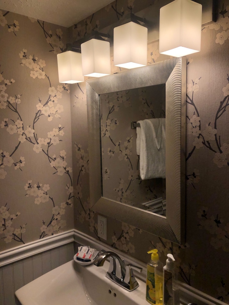 The Village Inn Hotel - photo 49