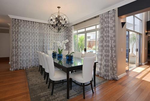 Luxury home walking distance to Blouberg beach — 4-Star Luxury Hotel in Cape Town, South Africa