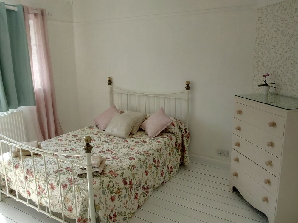 Rooms in Guildford Surrey in Guildford, United Kingdom