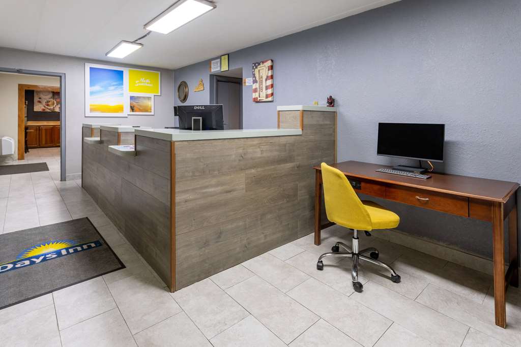Days Inn by Wyndham Winchester - photo 6