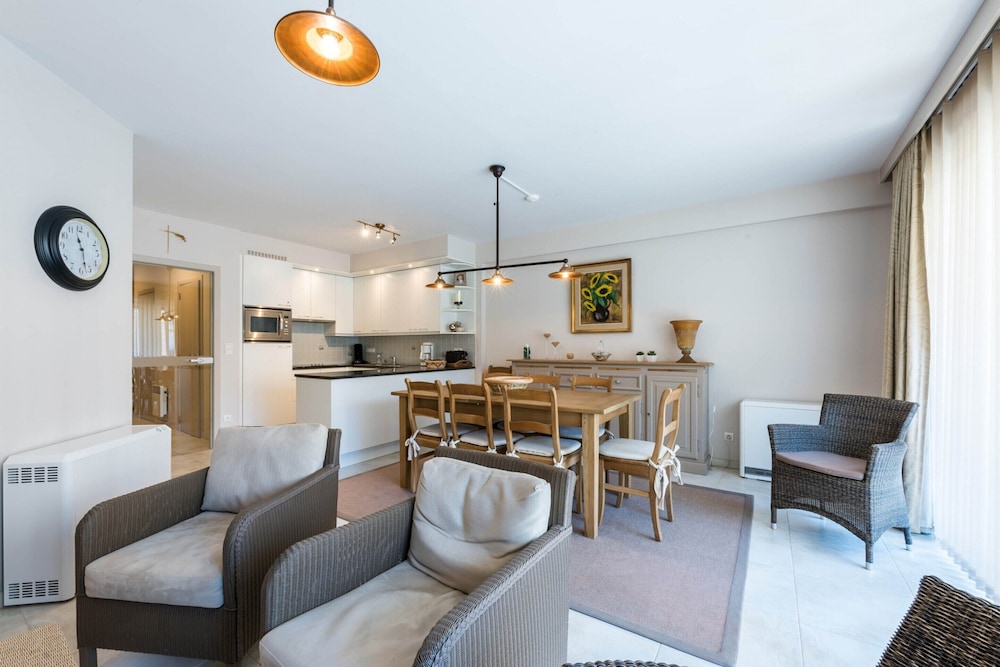 Apartment Near Seawall With sea View — 4-Star Luxury Hotel in Koksijde, Belgium