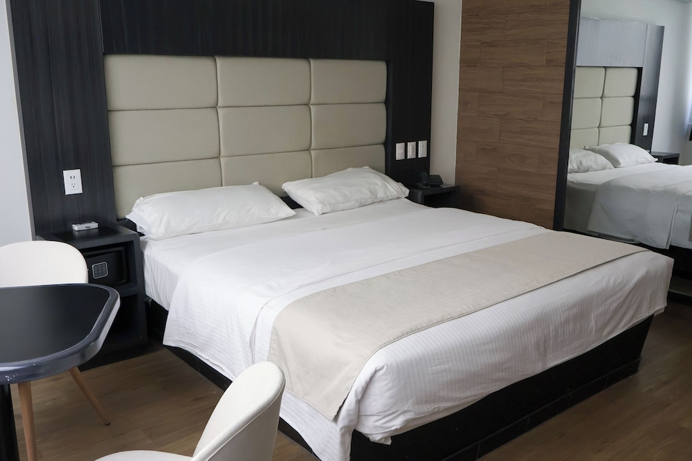 Hotel Embassy