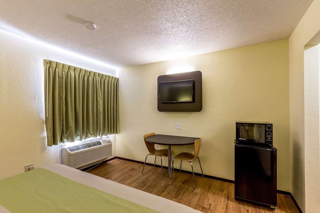 Motel 6 Troy IL - photo 8