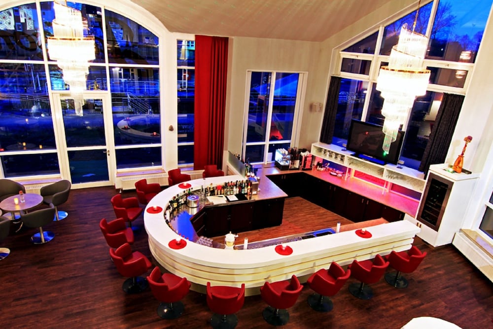 Hotel Bar