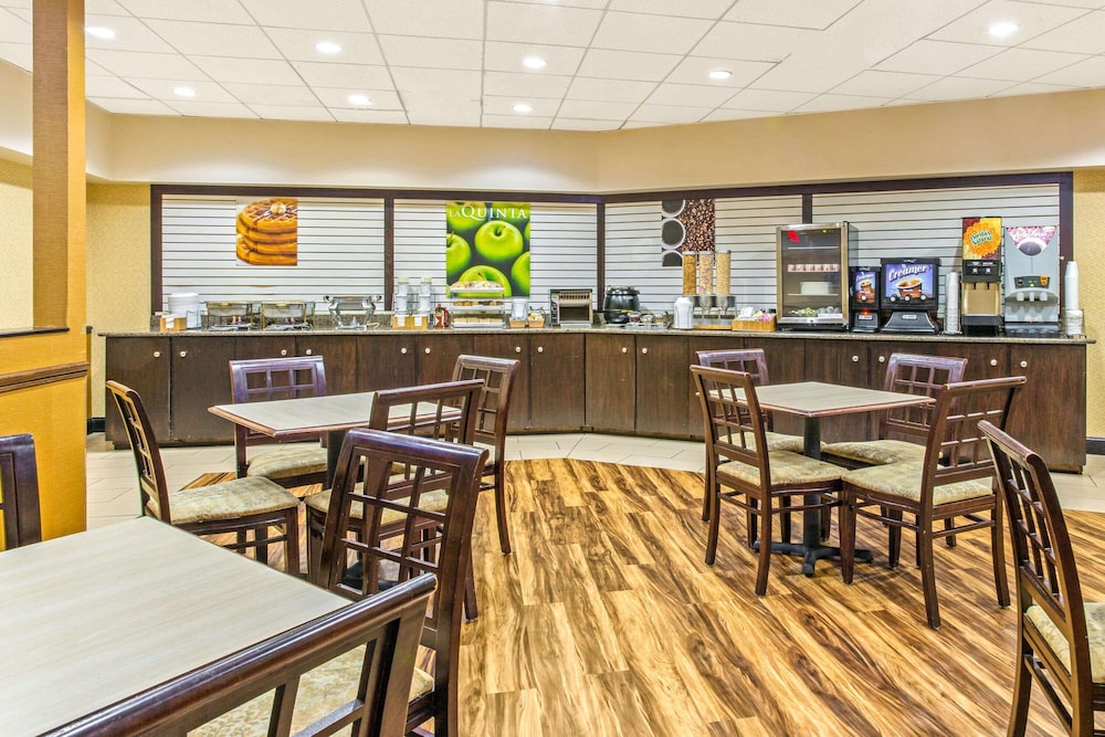 DoubleTree by Hilton Salisbury - photo 33
