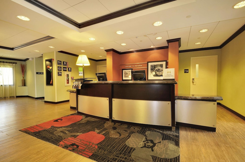 Hampton Inn Jericho Westbury - photo 8