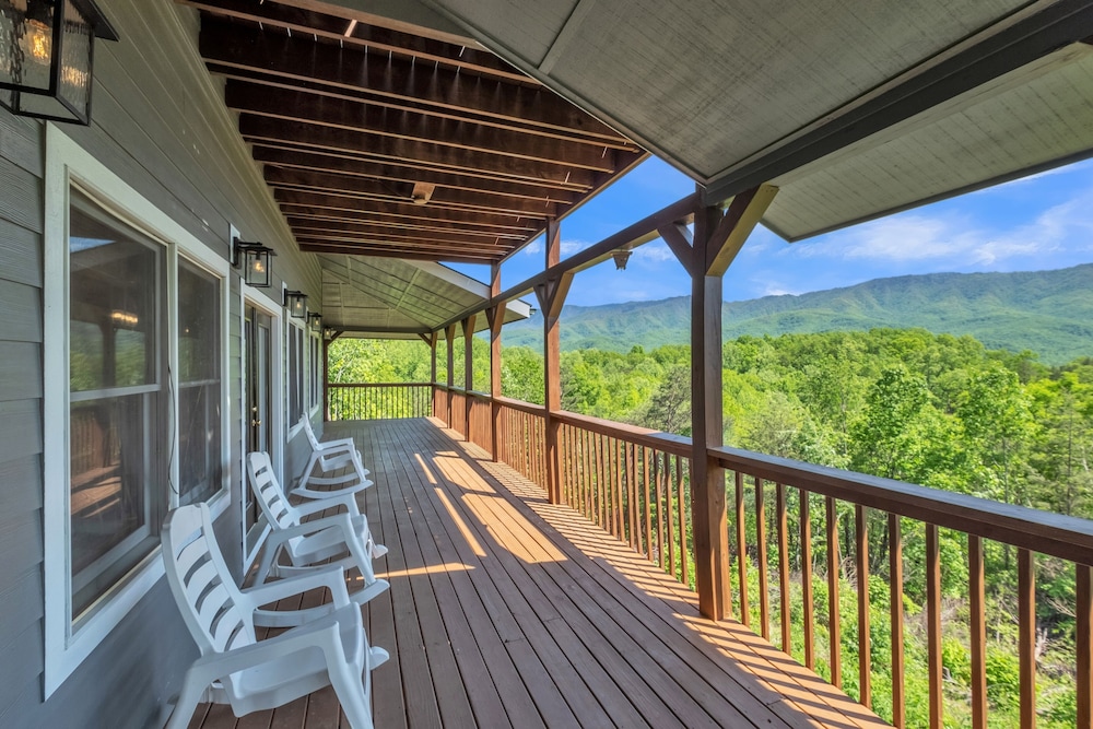 Heavenly Views Amazing Mountain Views 8 Bedroom Cabin by Heavenly Views Resort - photo 31