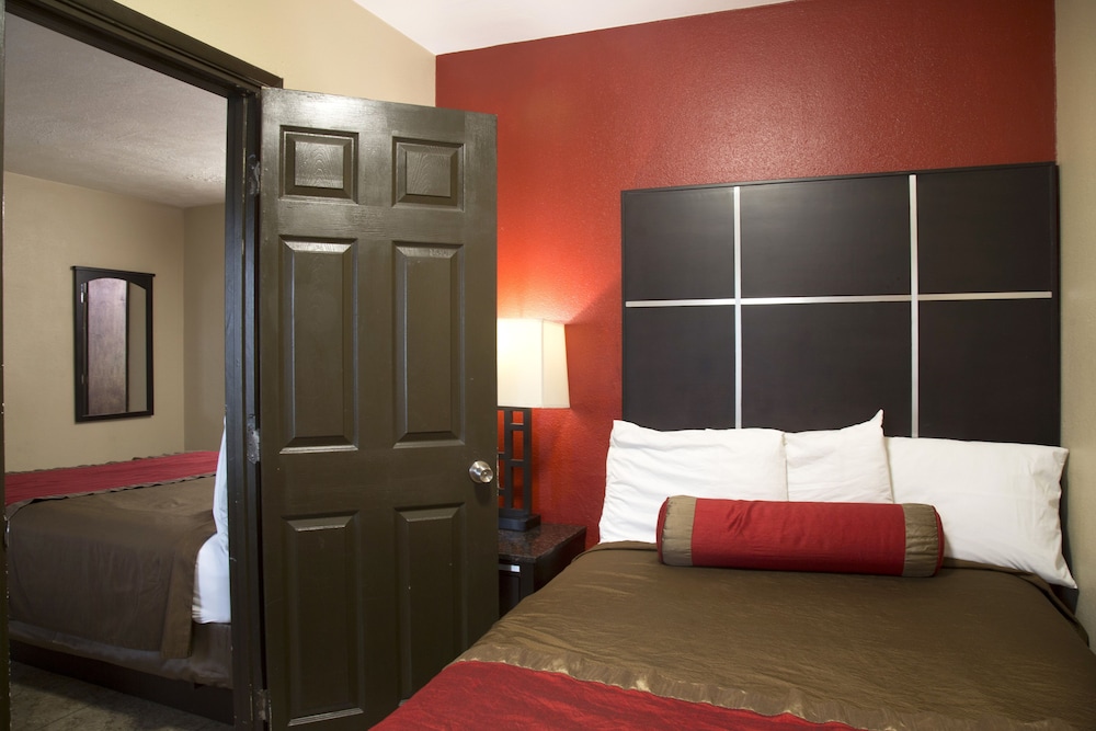 Harbor Inn & Suites - photo 6