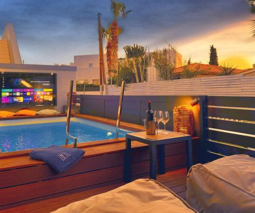 Nisi Luxury Suites with private pool in Gouves — 4-Star Luxury Hotel in Kato Gouves, Greece