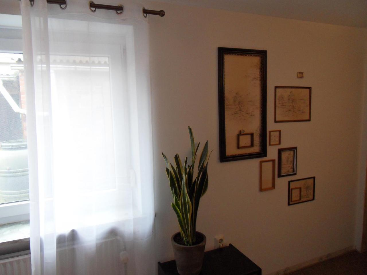 Privartzimmer Ausfahrt Freihalten — Husum