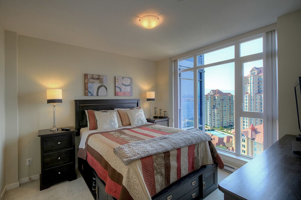 Waterscapes Skye Tower in Kelowna, Canada