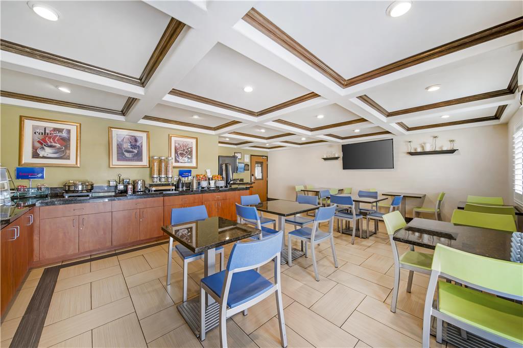 Best Western Antelope Inn & Suites - photo 12
