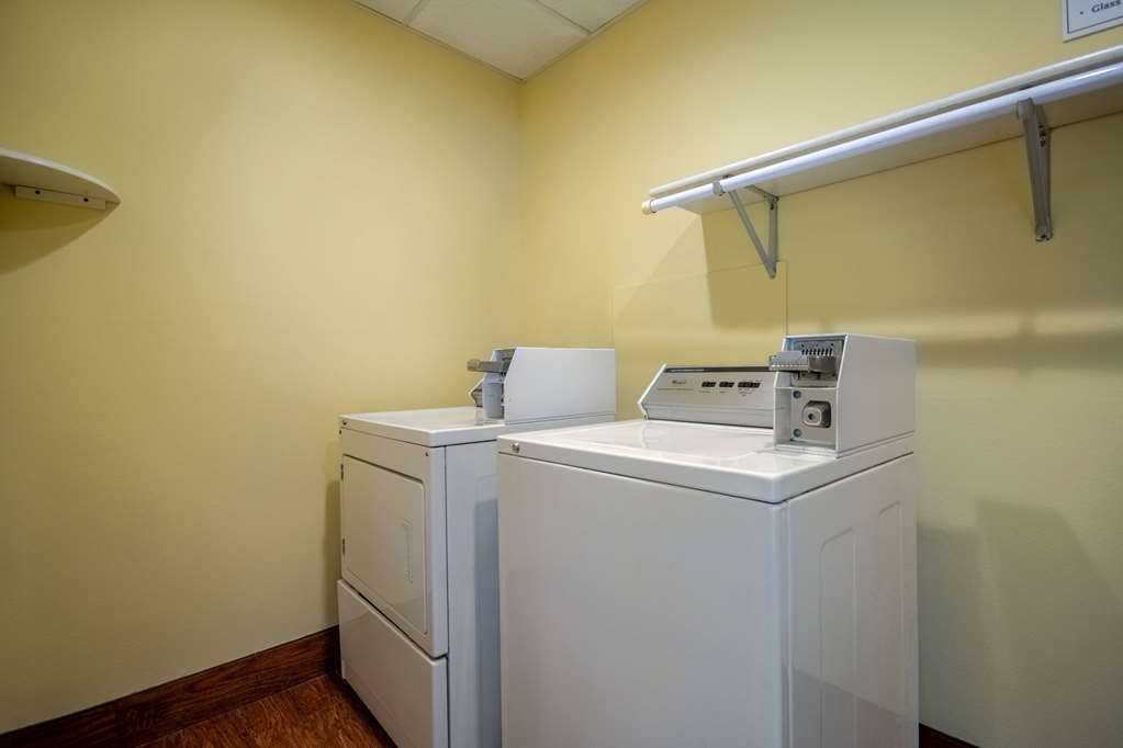 Days Inn by Wyndham Evansdale Waterloo - photo 13