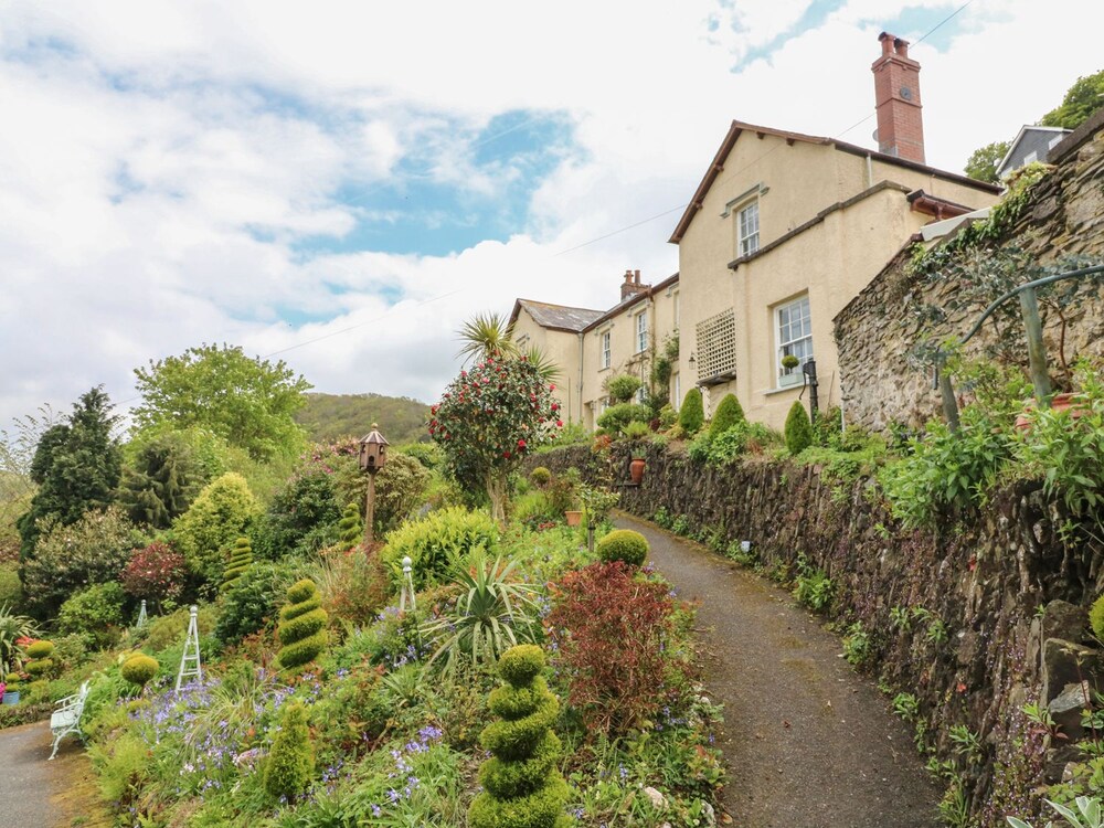 Pebbles - carbon neutral hotel in Lynton