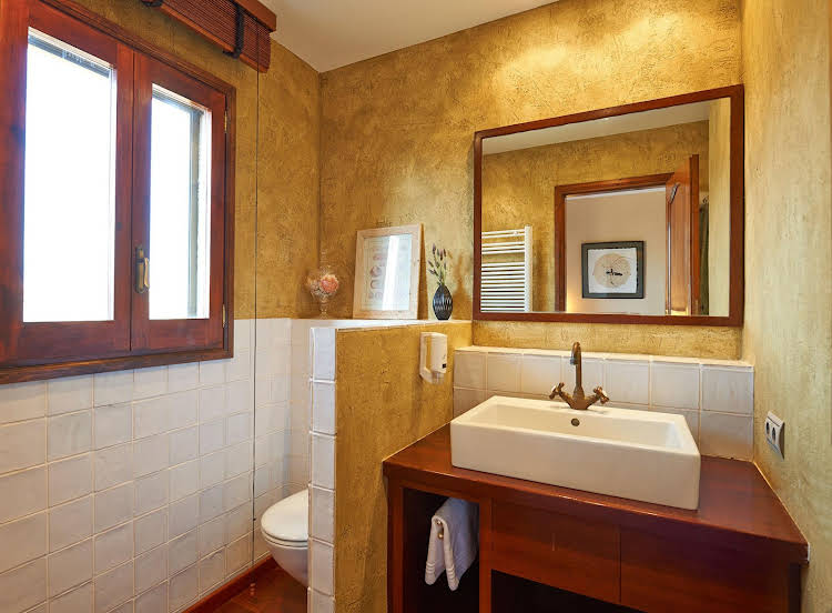 Cal Ruget Biohotel — Vilobi Del Penedes