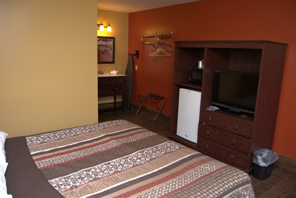 Commodore Resort - photo 9