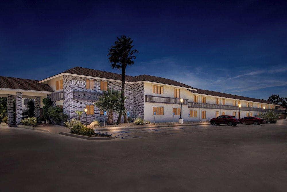 Red Roof Inn Ridgecrest - photo 50
