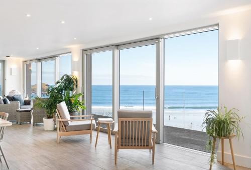 Shore Edge - carbon neutral hotel in Unknown City