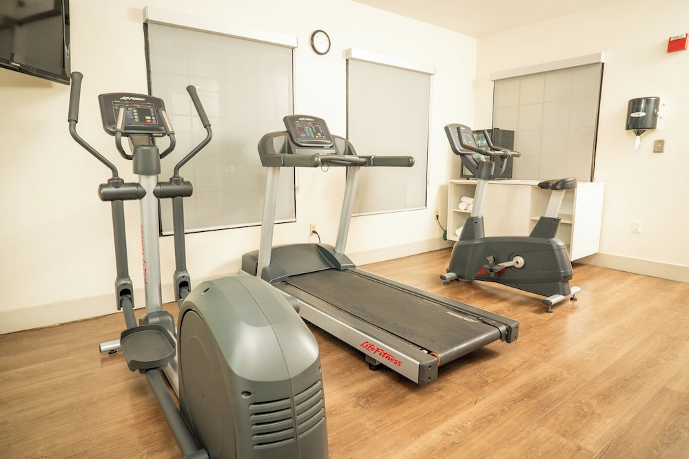 Holiday Inn Express Hotel & Suites Hesperia by IHG - photo 28