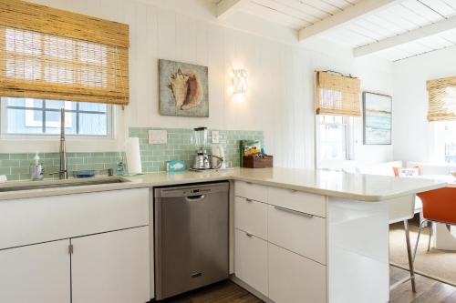Conch West by Oak Island Accommodations - photo 43