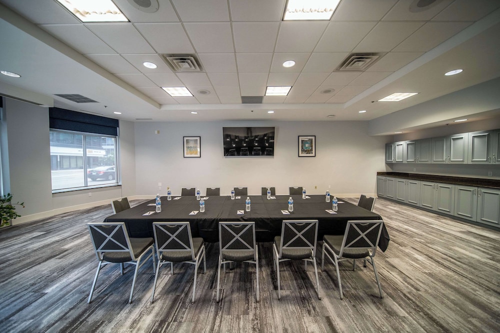 Hilton Garden Inn Rochester Downtown MN - photo 39