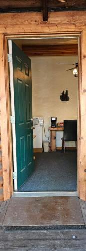 Nine Pines Motel - photo 11