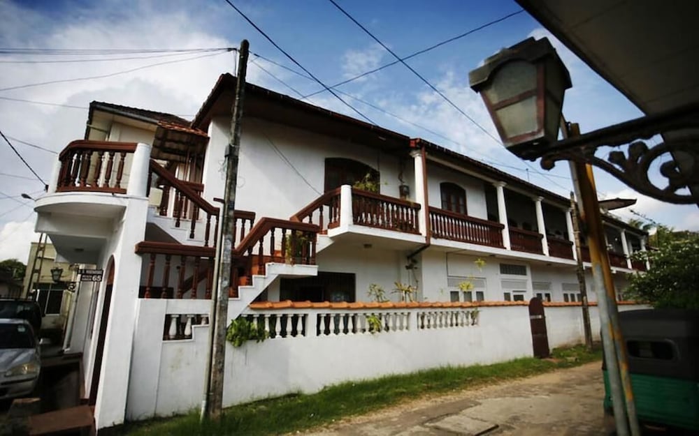 Mrs Wijenayake's Beach Haven Guest House — 4-Star Luxury Hotel in Galle, Sri Lanka