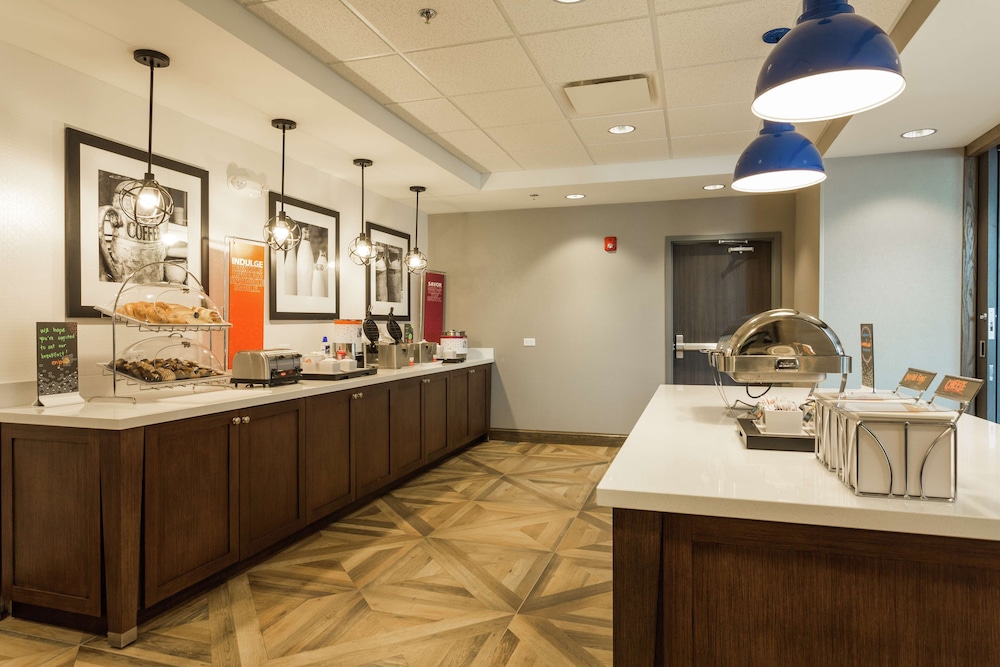 Hampton Inn Cumberland - photo 26