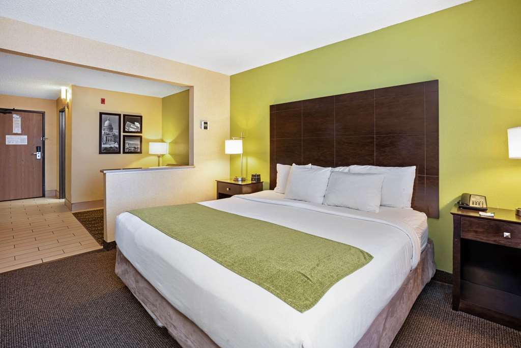 La Quinta Inn & Suites by Wyndham Boise Airport - photo 32