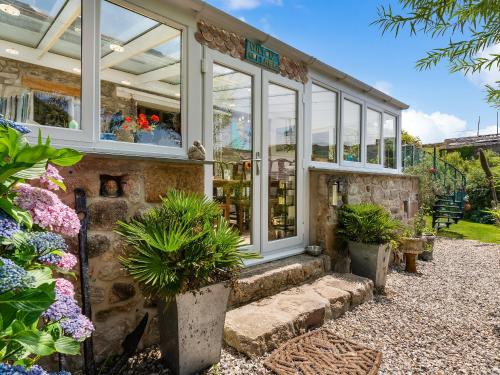 Willow Cottage — 4-Star Luxury Hotel in St Just, United Kingdom