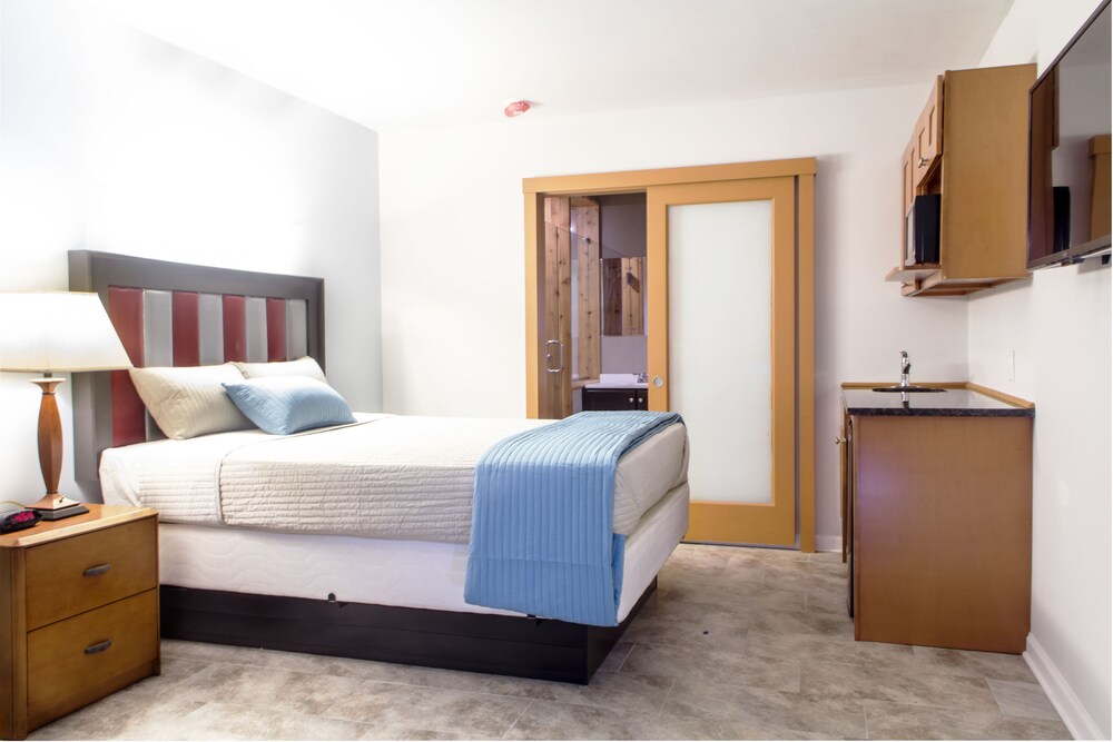 Chateau Suites - photo 8