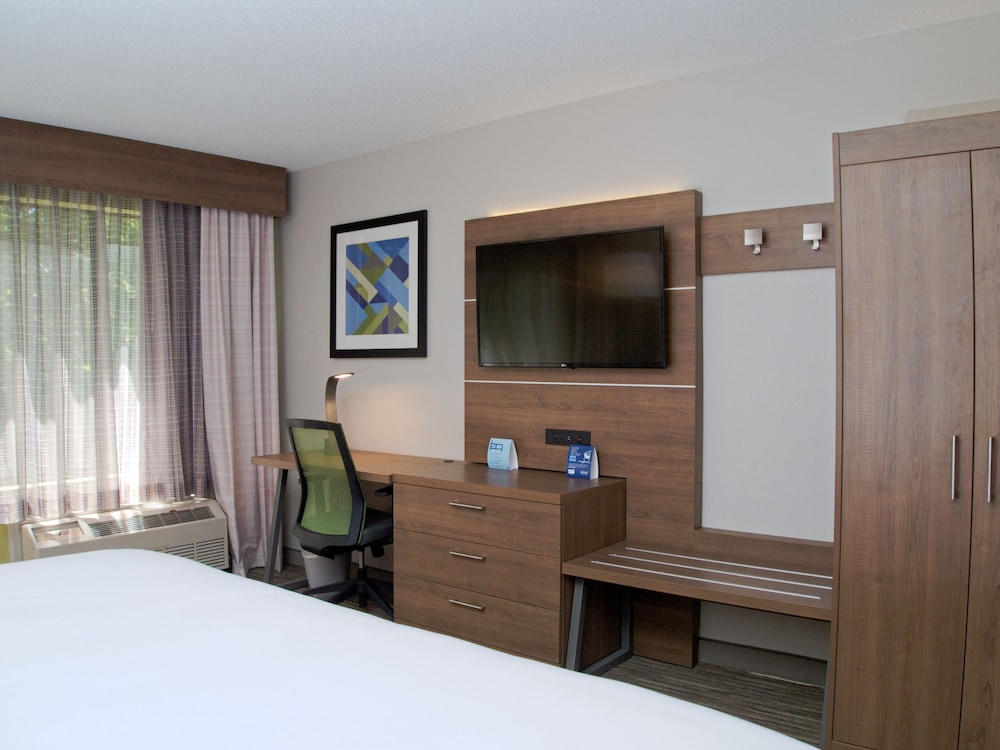 Holiday Inn Express South Burlington by IHG - photo 11