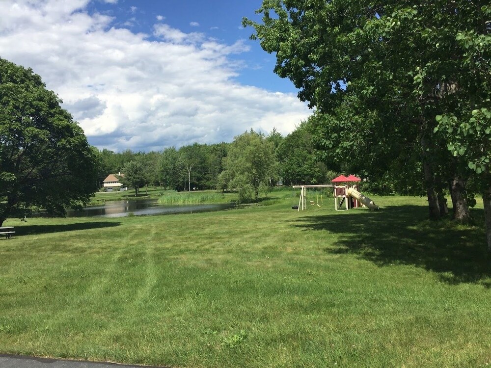 Eden Village Motel & Cottages - photo 26