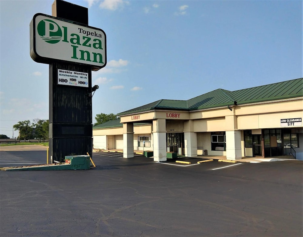 Topeka Plaza Inn - photo 26
