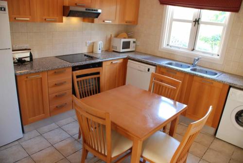 Villa Nefeli Charming Townhouse in the Heart of Aphrodite Hills Resort