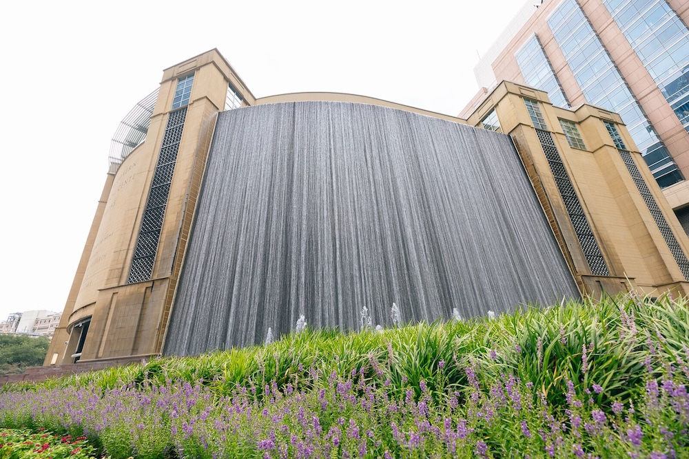DoubleTree by Hilton Houston Medical Center Hotel & Suites - photo 91