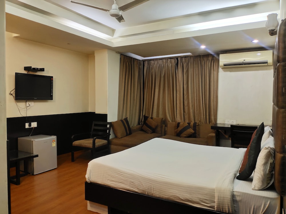 Hotel Anand Retreat — Ghaziabad