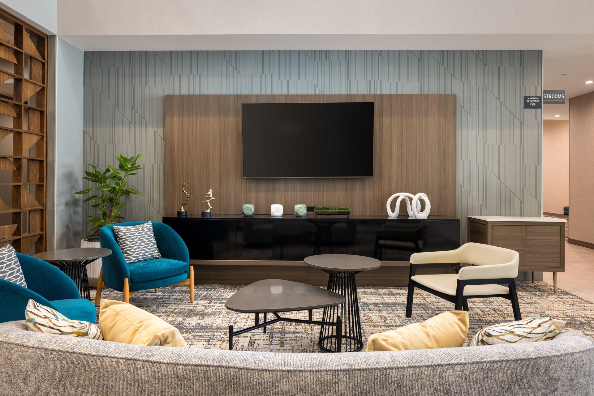 Holiday Inn & Suites Monterey Park Los Angeles by IHG - photo 9