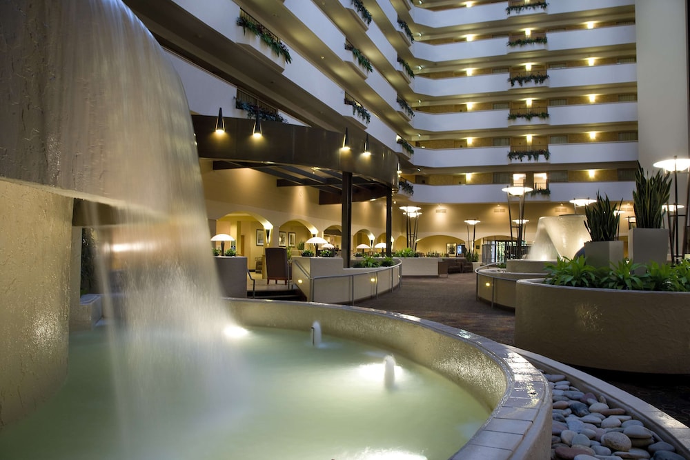 Embassy Suites by Hilton Kansas City International Airport - photo 4