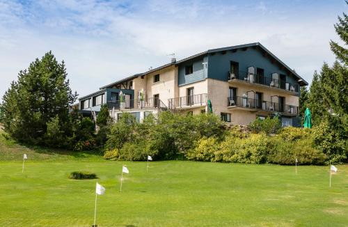 Hôtel Le Mont Saint Jean in Les Rousses, France