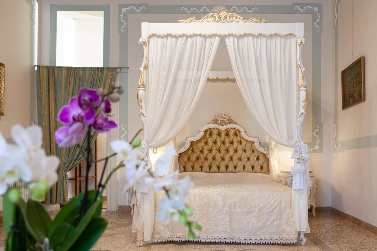 Luxury Apartment Pesaro Papafava — 4-Star Luxury Hotel in Venice, Italy