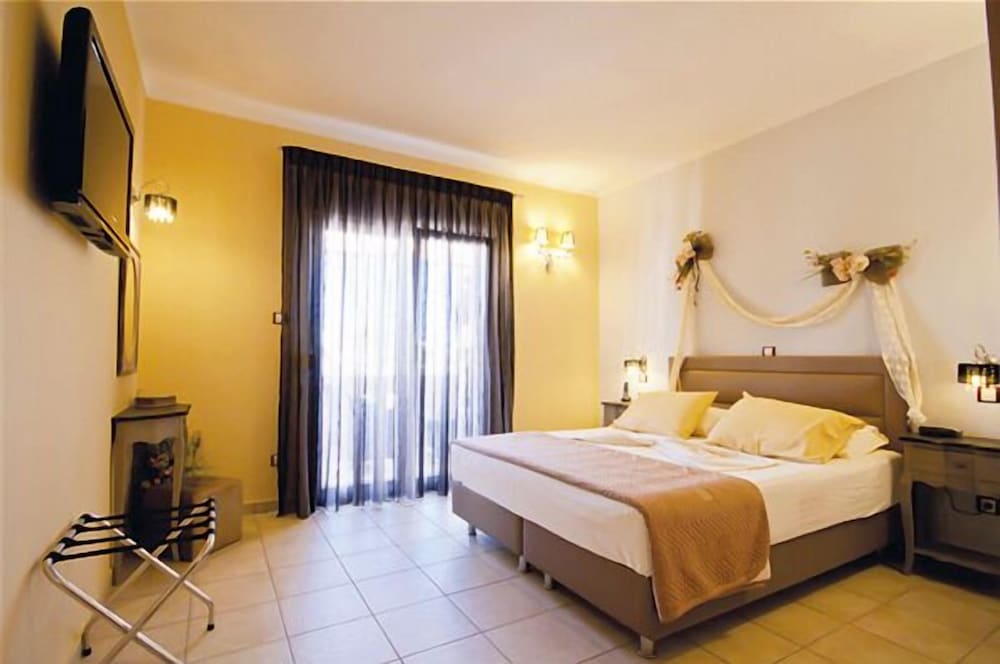 Sun Village Hotel — Chios — photo 3