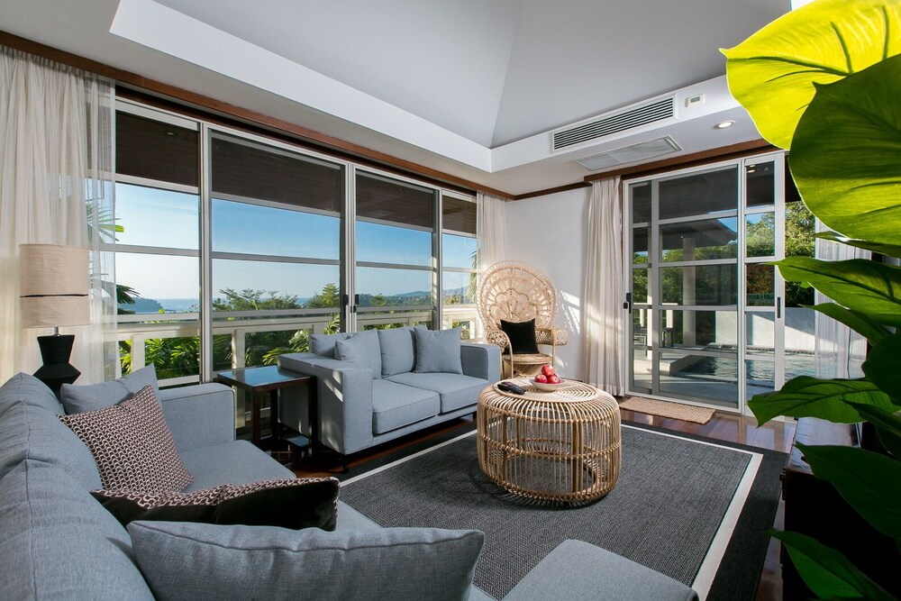 Katamanda Villa Aliya Jacuzzi Pool near Kata Beach — 4-Star Luxury Hotel in Phuket, Thailand