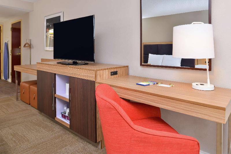 Hampton Inn Greensboro East - photo 20