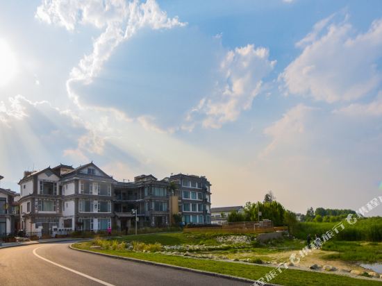 Yimo Lanwan Seaview Inn - carbon neutral hotel in Dali