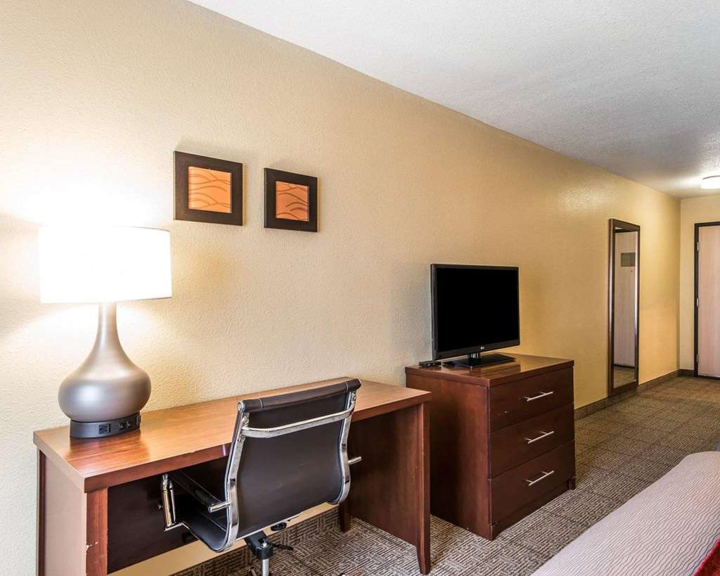 Quality Inn & Suites Bethany - photo 7