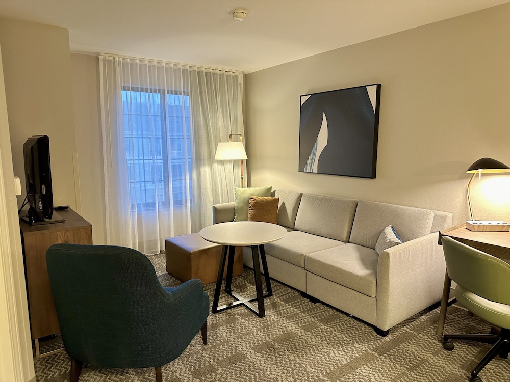 Staybridge Suites Milwaukee West Oconomowoc by IHG - photo 21