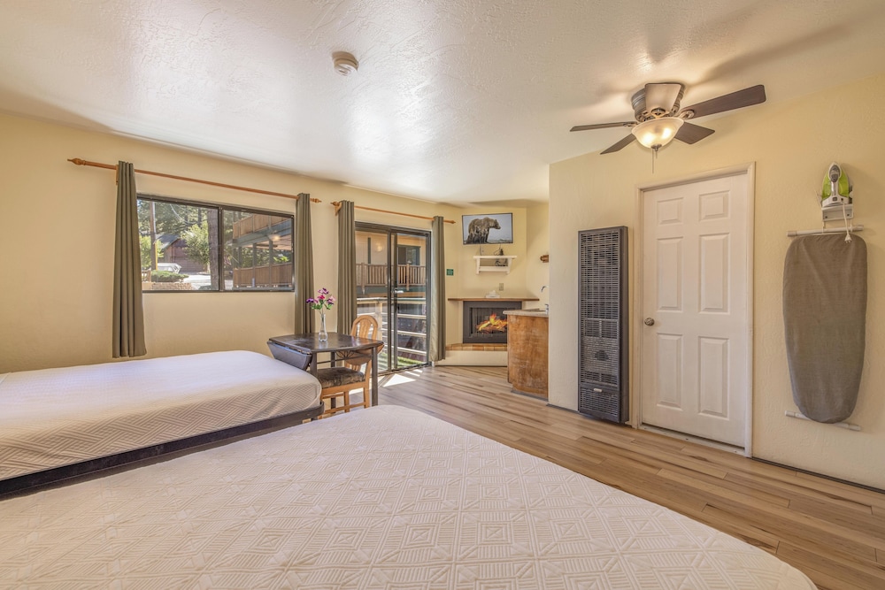 Big Bear Lakefront Lodge - photo 38