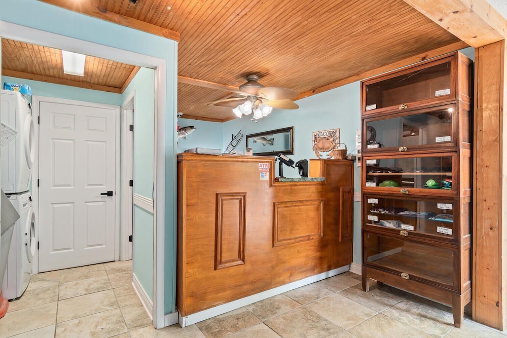 Lowes Wharf Marina Inn - photo 2