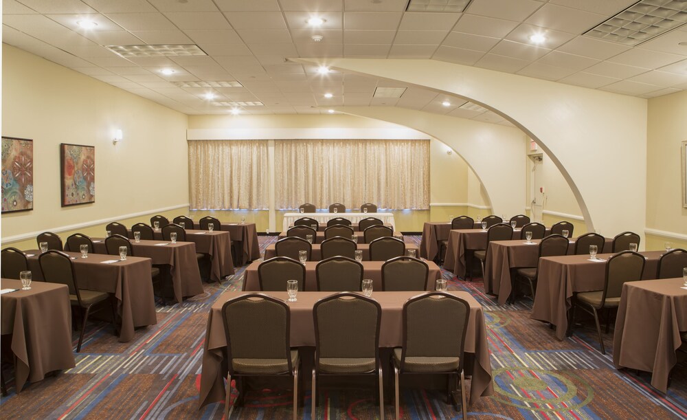 Quality Inn & Suites Vestal Binghamton near University - photo 36